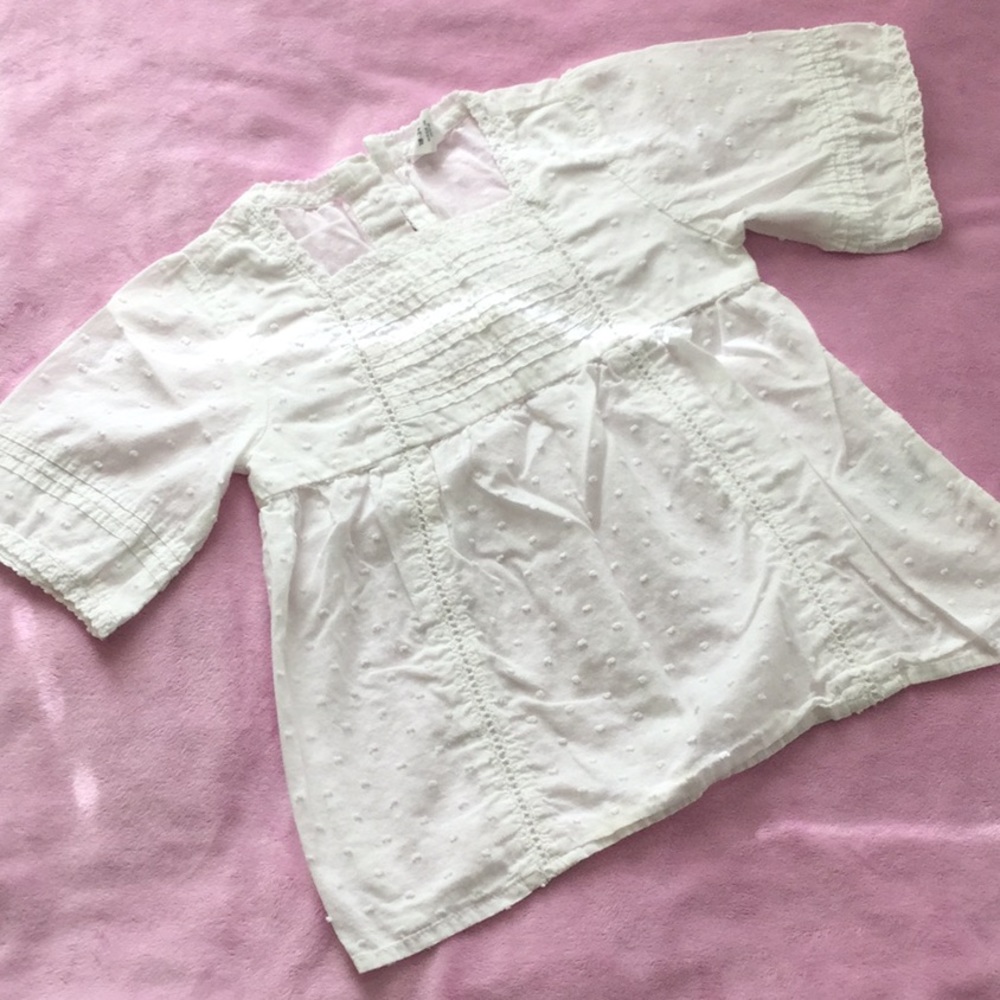 EUC. Old Navy white blouse
